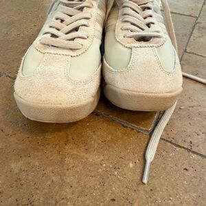 adidas Men's Beige Sneakers